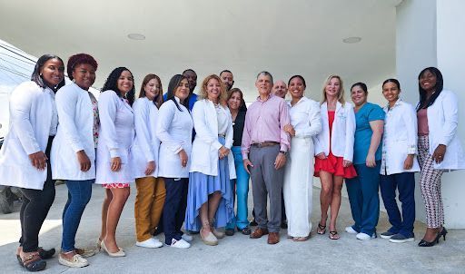 Clínica Galeno / Centro Galeno Integral "Las Terrenas" / Emergencias 24 Hrs / Doctores Especialistas / Laboratorio